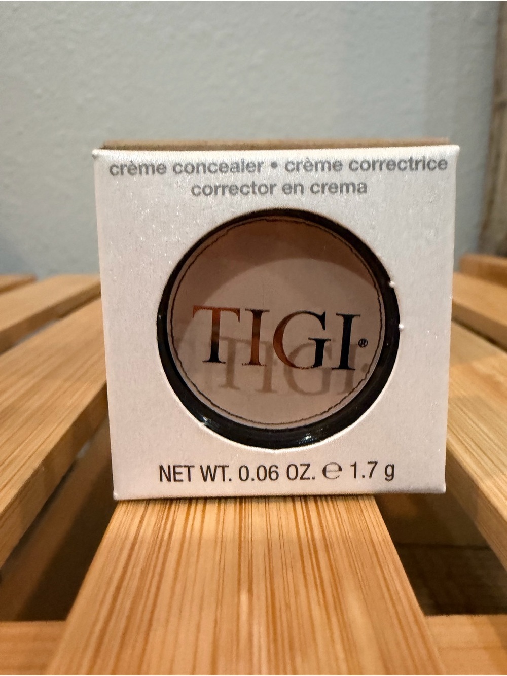 TIGI Cosmetics Creme Concealer, Light 0.06oz
